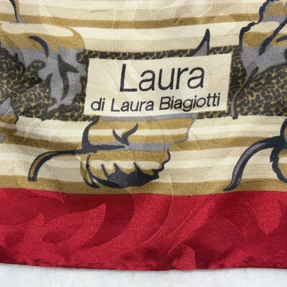 Laura di Laura Biagiotti Red Silk Jacquard Floral‎ Art Frame 34x33 Scarf Italy